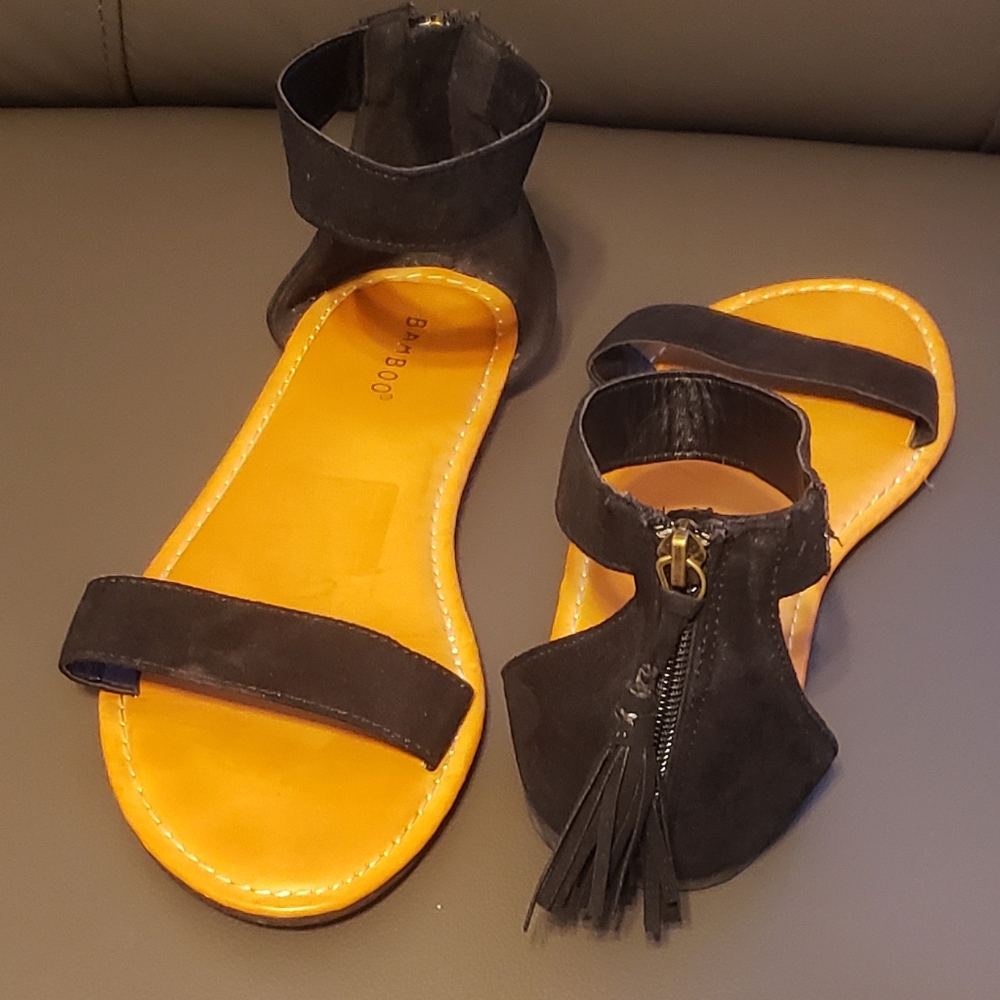 Bamboo Black & Tan Faux Suede Tassel Ankle Cuff Flat Sandals Size 9